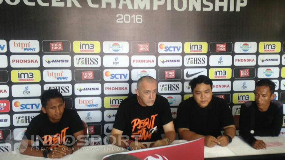 Dalam jumpa pers, Pusamania Borneo FC menyebut ada dua penyerang Persija yang akan mereka batasi pergerakannya. - INDOSPORT